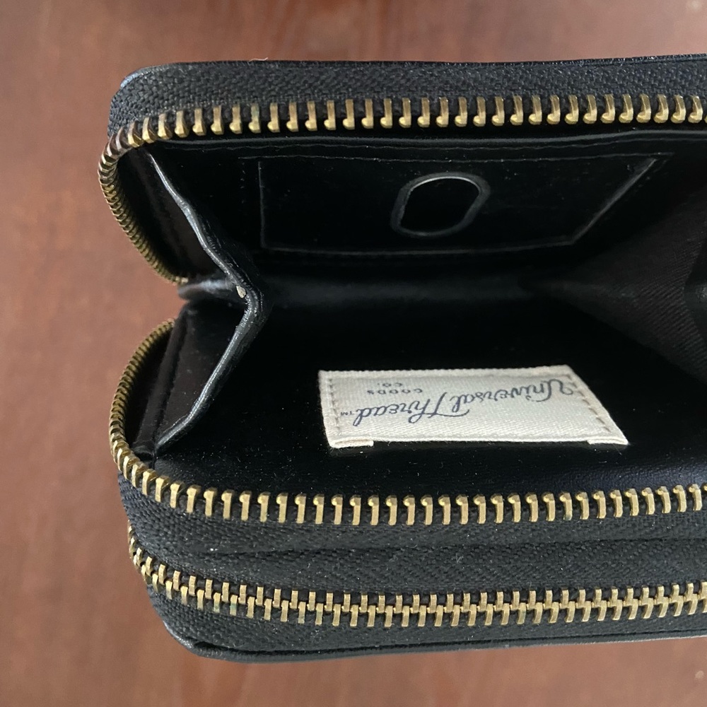 Universal Thread Small Black Wallet - image 4